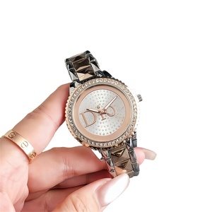 Reloj de Cuarzo para Mujer, Popular en <span class=keywords><strong>Shopee</strong></span> Taiwán, Diseño Simple, Ecológico, Caja y Correa de Aleación, Esfera con Agujas, Moda Casual, Combina con Todo - Product Image 1