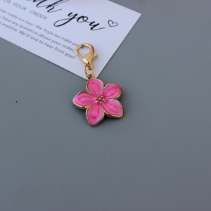 Llavero Estético <span class=keywords><strong>de</strong></span> Aleación Metálica con Flor Esmaltada, Bonito Colgante Floral <span class=keywords><strong>para</strong></span> Bolso, Regalo <span class=keywords><strong>para</strong></span> <span class=keywords><strong>Mujer</strong></span>, DIY, Llavero <span class=keywords><strong>de</strong></span> Sakura, Accesorios <span class=keywords><strong>para</strong></span> Colgante <span class=keywords><strong>de</strong></span> Cartera - Product Image 6