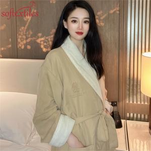 여성용 목욕 가운 럭셔리 하이 퀄리티 실크 목욕 가운 통기성 새틴 더블 레이어 사용자 정의 자수 목욕 가운 - Product Image 3