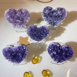 Vente en gros de pierres de méditation Reiki en améthyste naturelle du Brésil gravées en forme de cœur, pour la guérison énergétique et l'artisanat en cristal de quartz - Product Image 5