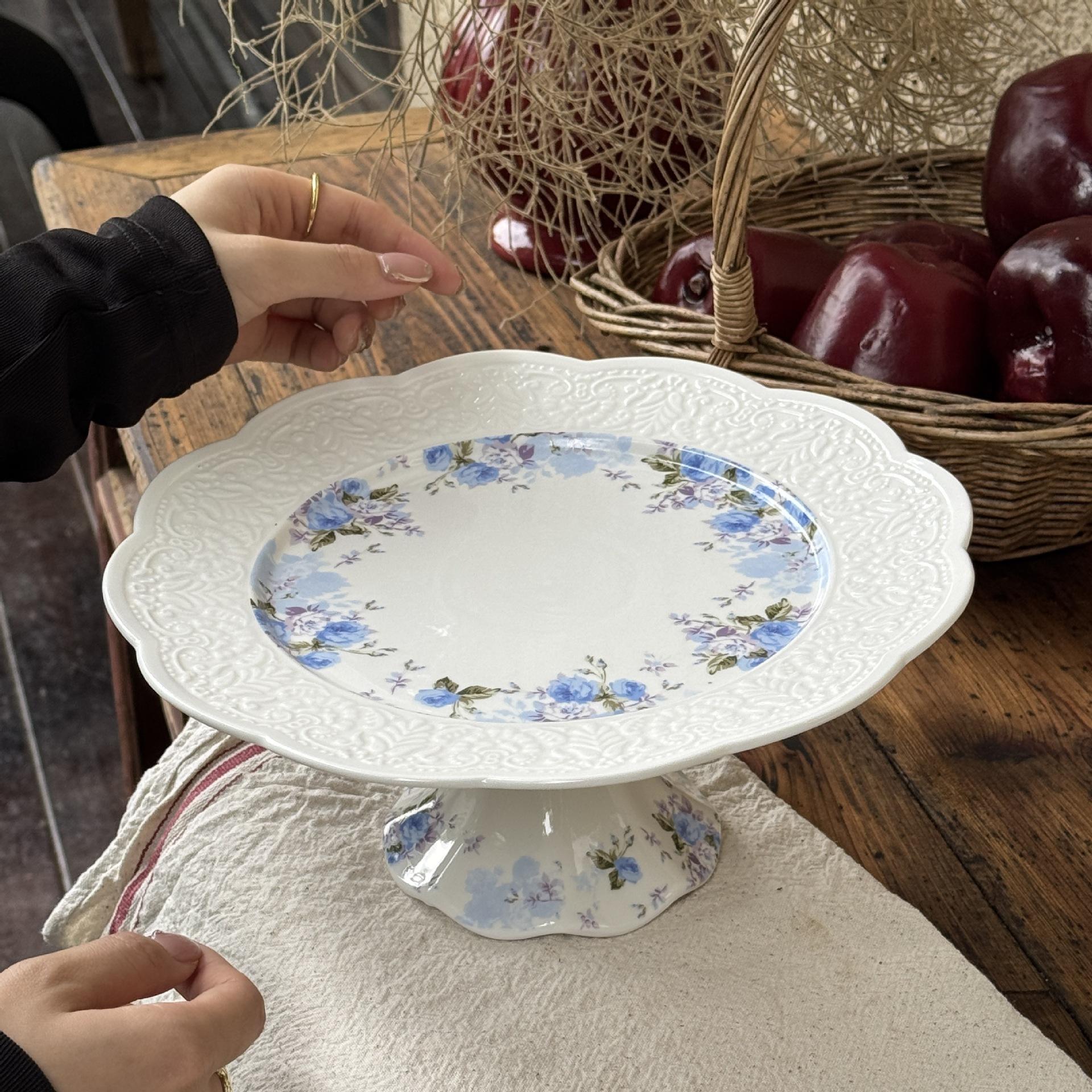 Petal-embossed leaf-growing high-footed plate 25*10