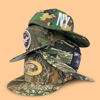 Diseño personalizado caqui corona árbol Real Camo ala sombrero caza Gorra Impresión logotipo naranja árbol Real camuflaje 5 paneles gorras de béisbol