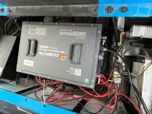 리튬 배터리 은행 48V 100Ah 골프 카트 12V 4 팩 5kw 100 amp 금속 케이스 배터리 LCD 화면 컨트롤러 BMS