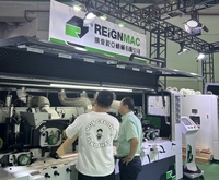 Machine à fraiser le bois REIGNMAC, robuste, diamètre du broche 50 mm, 80 kW, 380 V/50 Hz/3 PH, épaisseur de travail maximale 230 mm