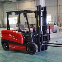 Chariot élévateur électrique 3 tonnes OEM, conception agile à quatre roues, avec disposition de commande personnalisée pour le confort du conducteur, vente directe usine
