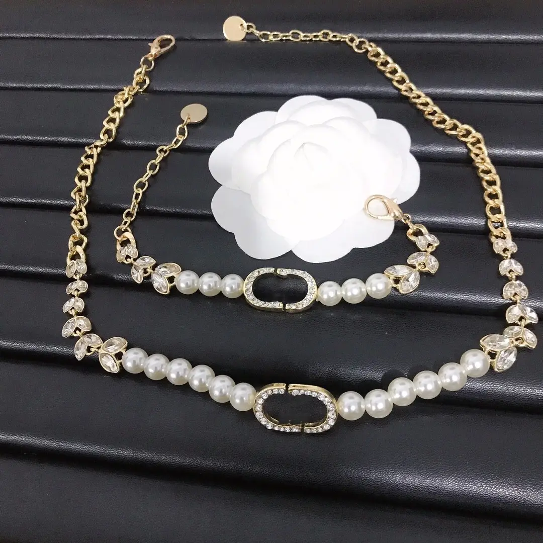Designer luxury brand pearl necklace classic style letter CD fashion trend counter the same rhinestone retro everything ]