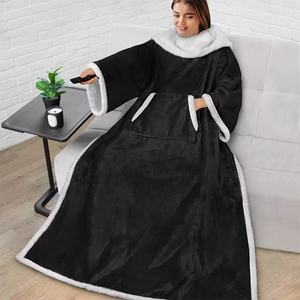 Couverture portable avec manches en polaire sherpa, couverture chaude pour regarder la télévision, couverture à capuche surdimensionnée pour la maison et le canapé - Product Image 3