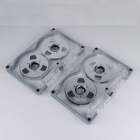 Cassette vierge à coque transparente avec bobines métalliques colorées pour l'enregistrement et la collection audio, bande magnétique de style vintage