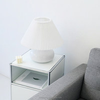 Lampes de table décoratives LED de style nordique européen simples E26 avec abat-jour en plastique et base en céramique pour une utilisation en chambre à coucher