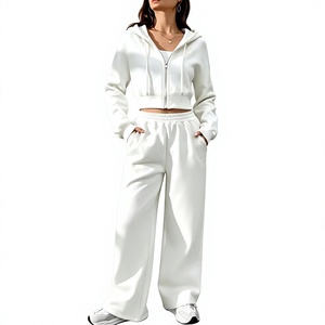 Conjunto Deportivo Premium Unisex de Forro Polar, Sudadera con Capucha y Pantalones Jogger, Ropa Deportiva de Invierno Personalizada, Cálida y Casual - Product Image 1
