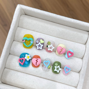 เล็บปลอมทรงดาวเทียมทรงสั้นสีสันสดใสพิมพ์ลายดาวแบบสั้นเล็บปลอมสไตล์ไทย - Product Image 2