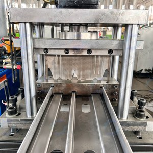 Laminadora de Quillas de Forma Especial Personalizada HAUAN con Engranajes, Motor PLC y Motor Eléctrico - Fácil de Operar - Product Image 5