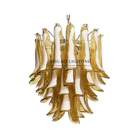 Lustre médiéval français à pétales superposés, en verre de Murano fait main, dégradé ambre-blanc, avec chaîne métallique, pour salle à manger de villa