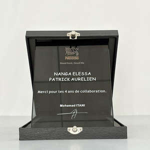 صندوق خشبي أسود قابل للطي مع نقش مخصص، لوحة تذكارية أو جائزة من الكريستال الأسود - Product Image 5