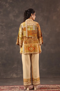 Ensemble Coordonné Imprimé Vintage Heritage : Tunique à Col et Pantalon Large Droit Coupe Décontractée – Mode Ethnique Décontractée de Créateur - Product Image 2