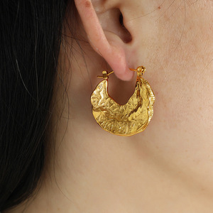 Gold Leaf <b>Cuff</b> <b>Earrings</b> With Pleated Design For Fashion Wear - Product Image 4