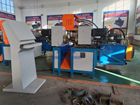 Machine de fabrication de pinces à tuyaux CNC à grande vitesse avec machine de pliage et de formage de bande d'acier plate en métal perforé