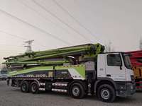 Camion pompe à béton diesel Zoomlion Mercedes Benz 59m, année 2021, équipement d'occasion, distance de transport verticale maximale de 59m, moteur