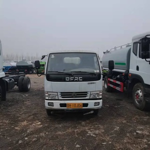 Camión Cisterna <span class=keywords><strong>de</strong></span> <span class=keywords><strong>Agua</strong></span> Dongfeng Dolica <span class=keywords><strong>de</strong></span> 5m³ <span class=keywords><strong>de</strong></span> <span class=keywords><strong>Segunda</strong></span> <span class=keywords><strong>Mano</strong></span>, Camión Cisterna Verde Usado para Riego <span class=keywords><strong>de</strong></span> Carreteras - Product Image 3