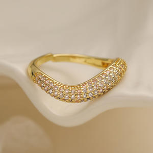 Anello di zircone in oro 18K di lusso in rame di lusso di moda placcato per donne dal Design unico con regalo Souvenir di fascia alta - Product Image 6