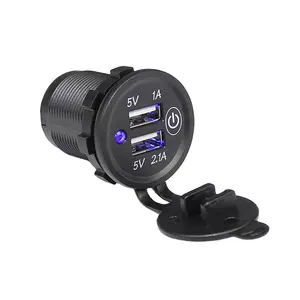 Impermeable IP66 de salida LED interruptor de corriente del coche USB hembra