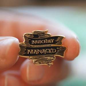 Ensemble d'épingles magiques en émail pour fenêtres, cadeaux <span class=keywords><strong>de</strong></span> noël, personnalisé, <span class=keywords><strong>pas</strong></span> <span class=keywords><strong>cher</strong></span>, badge en métal, broches <span class=keywords><strong>de</strong></span> revers en émail - Product Image 6