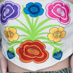 Top Corto Sexy con Bordado y Hombros Descubiertos de Moda para Mujer OEM - Product Image 5