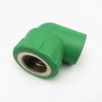 Traitement de Surface lisse hygiénique sûr de coude de filetage interne en plastique PPR de haute qualité pour les raccords d'alimentation en eau en matériau PP