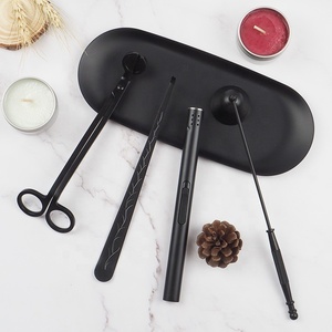 Kit d'entretien de bougies en acier inoxydable : Coupe-mèche, éteignoir, bâtonnet de nettoyage de mèche, ensemble d'accessoires avec plateau, logo personnalisé OEM, vente en gros - Product Image 1