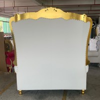 Fauteuil de luxe doré et argenté à dossier haut pour marié, mariée, roi, mariage royal