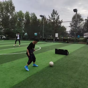 Planche de rebond d'entraînement de football à 3 angles, résistante à l'usure, avec lumières de réaction pour l'entraînement de réaction - Vente en gros - Product Image 6