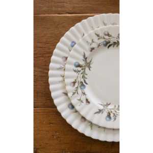 Service de table en porcelaine écologique Royal Albert Brigadoon, six pièces, design vintage personnalisable, plaque dorée en relief, hôtels, fabriqué en kg - Product Image 4