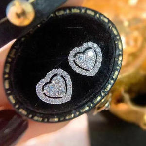 Boucles d'oreilles en or blanc E916 avec diamants taille cœur pour femme, style romantique, couleur D naturelle, bijoux fins - Product Image 5