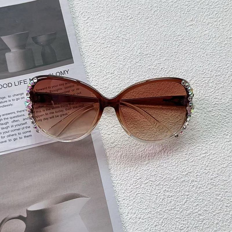 Thé dégradé incrusté de diamants