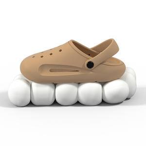 Chanclas de Verano para Hombre y Mujer, Antideslizantes, con Suela Gruesa, Diseño con Orificios, para Uso en Interiores y Exteriores, Estilo Playa - Product Image 2