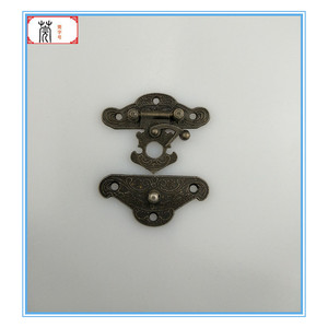 Cierre de cuerno floral pequeño Guan Yan Wujin de 50x40mm estilo antiguo para cajas de joyería y cajas de embalaje - Product Image 4