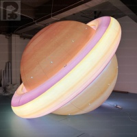 Planète Saturne gonflable lumineuse LED personnalisée de 4 m avec anneaux, modèle du système solaire, thème spatial pour événements muséaux, décoration de fête sur le thème de l'univers