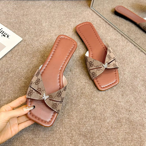 Sandales plates pour femmes avec strass papillon, tongs de plage à bout ouvert, légères, respirantes, confortables, semelle en caoutchouc - Product Image 1