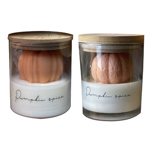 Vela aromática en forma de calabaza en frasco de vidrio con tapa de madera, vela de ambiente romántico para regalo de cumpleaños, San Valentín o días festivos. - Product Image 5