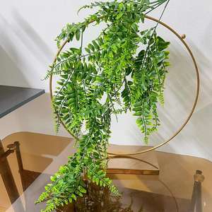 צמחים מלאכותיים תלויים לקיר, דמוי עשב פרסי, שרך, עלים ירוקים, עמידים בפני קרינת UV ומים, לשימוש פנים/חוץ, לחג המולד וחתונות - Product Image 4