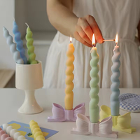 Bougies coniques torsadées colorées parfumées, emballées individuellement, idéales pour la décoration de fêtes d'anniversaire - Vente Flash