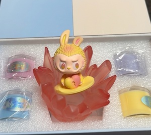 POP Mart labubu phía trước Hộp Quà Tặng nến thơm năng lượng cao để làm dịu các dây thần kinh và giúp ngủ. - Product Image 2