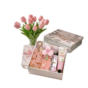 Coffret Cadeau Relaxation Premium avec Savon en Forme de Raisin, Fleur, Serviette, Peigne en Jade pour le Cuir Chevelu, Crème pour les Mains – Idéal pour les Cadeaux d'Anniversaire - Product Image 2