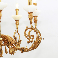 Lustre français en laiton massif à 8 bras, design rococo sculpté à la main, accents en albâtre naturel, LED 2700K, élégant luminaire de plafond doré
