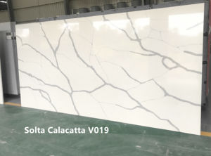 Nouvelle conception de dalle de quartz Calacatta Grey de grande taille avec un style moderne, taille personnalisée, surface polie pour les plans de travail de cuisine et de salle de bain - Product Image 4