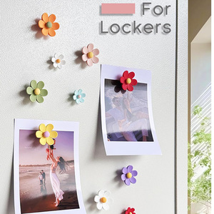 Aimants de réfrigérateur magnétiques en forme de fleur à six pétales - Support photo tridimensionnel DIY en forme de fleur avec miroir robuste recouvert de fer - Product Image 4