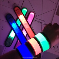 Bracelet lumineux à LED Bracelet fluorescent pour le Nouvel An Fournitures pour fêtes de mariage Concert Carnaval Accessoires de nuit Bracelet d'éclairage