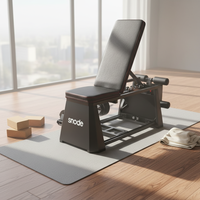 Banc de fitness pliable et réglable 4-en-1 pour entraînement complet du corps à domicile, avec système de croisement de câbles pour musculation, incluant positions assise, inclinée et déclinée