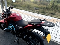 Porte-bagages arrière universel pour moto-Porte-bagages robuste avec grande plate-forme pour le montage du boîtier supérieur et des bagages