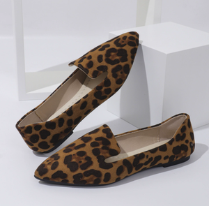 Latest Design Wholesale ladies new large-sized <strong>leopard</strong> <strong>print</strong> <strong>flat</strong> pointed tips shallow suede women casual <strong>shoes</strong> - Product Image 6